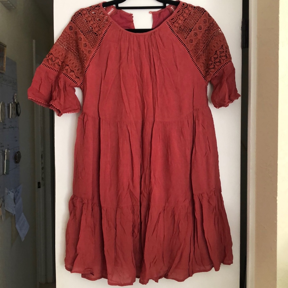 Cute brandless dress. Similar to Free People